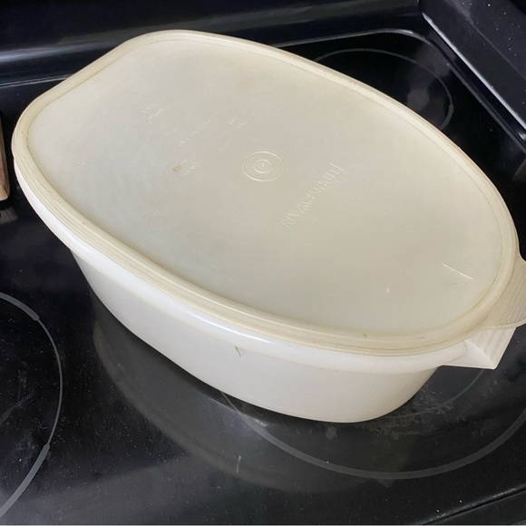 Tupperware Keeper - Picture 2 of 6